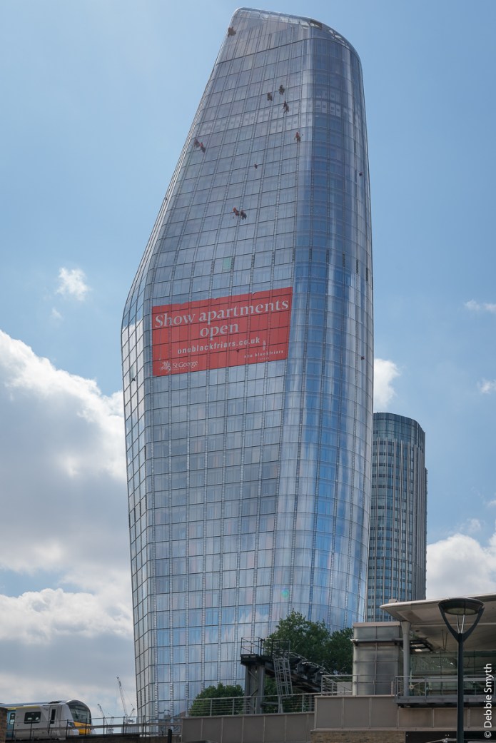 LondonA730872020180211-1-3