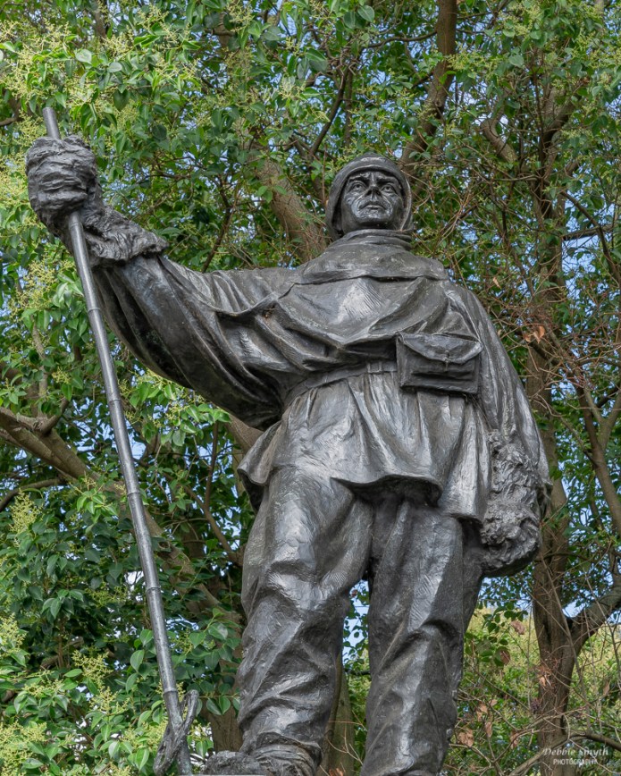 LondonA730073820180211-1