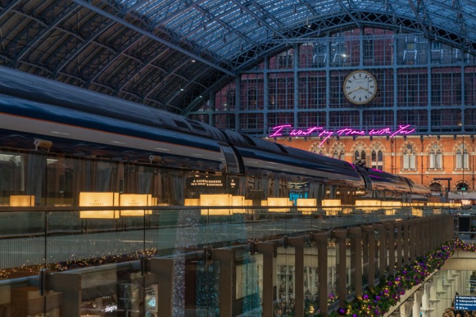 LondonA9A0320520180211-2-1-2