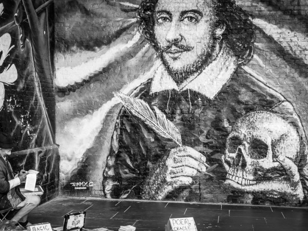 Shakespeare and a poetry&nbsp;oracle