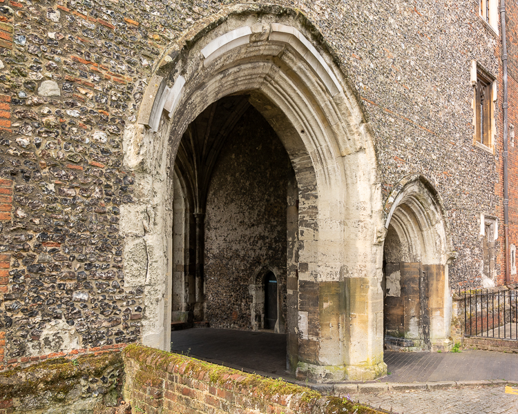 st albans great gateway Thomas de la Mare abbey cathedral 1363