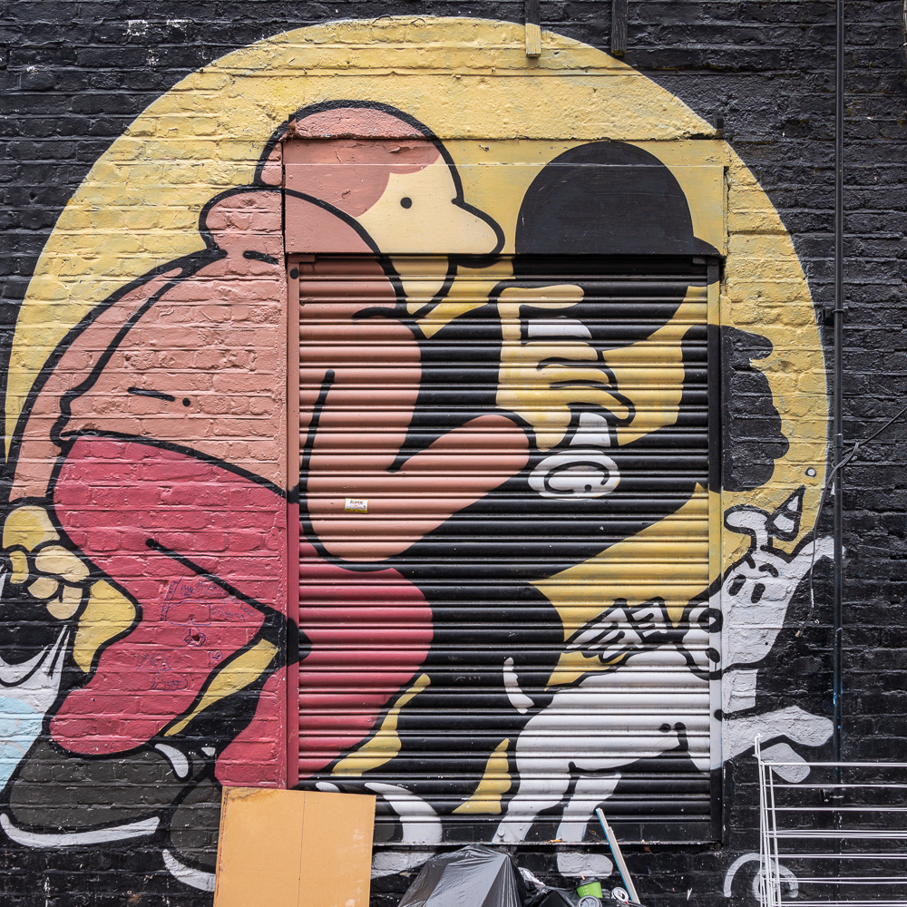 Tintin with spray can