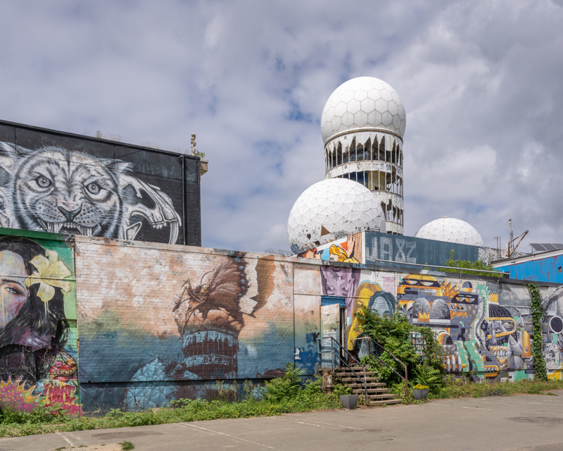 Old radar station now strikingly decorated – Travel with Intent
